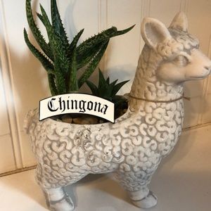 Chingona enamel pin